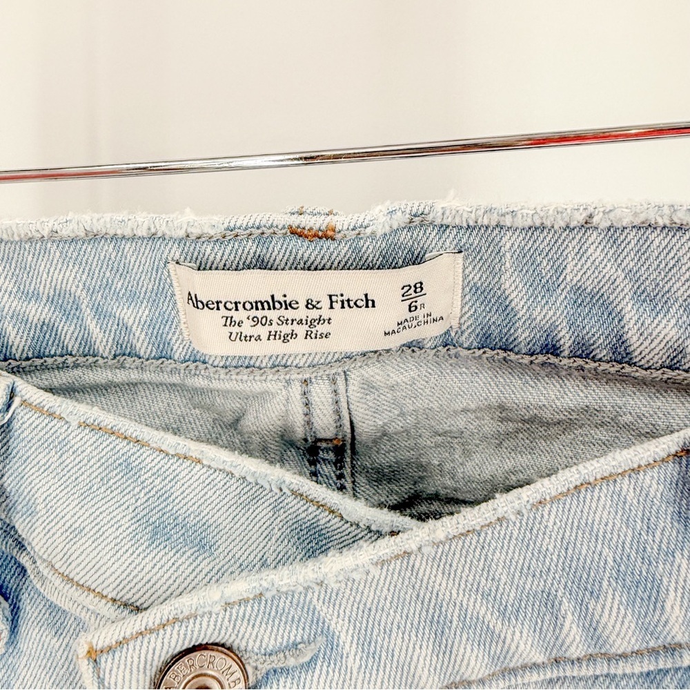 Abercrombie and Fitch 90s straight ultra high rise - Picture 4 of 5